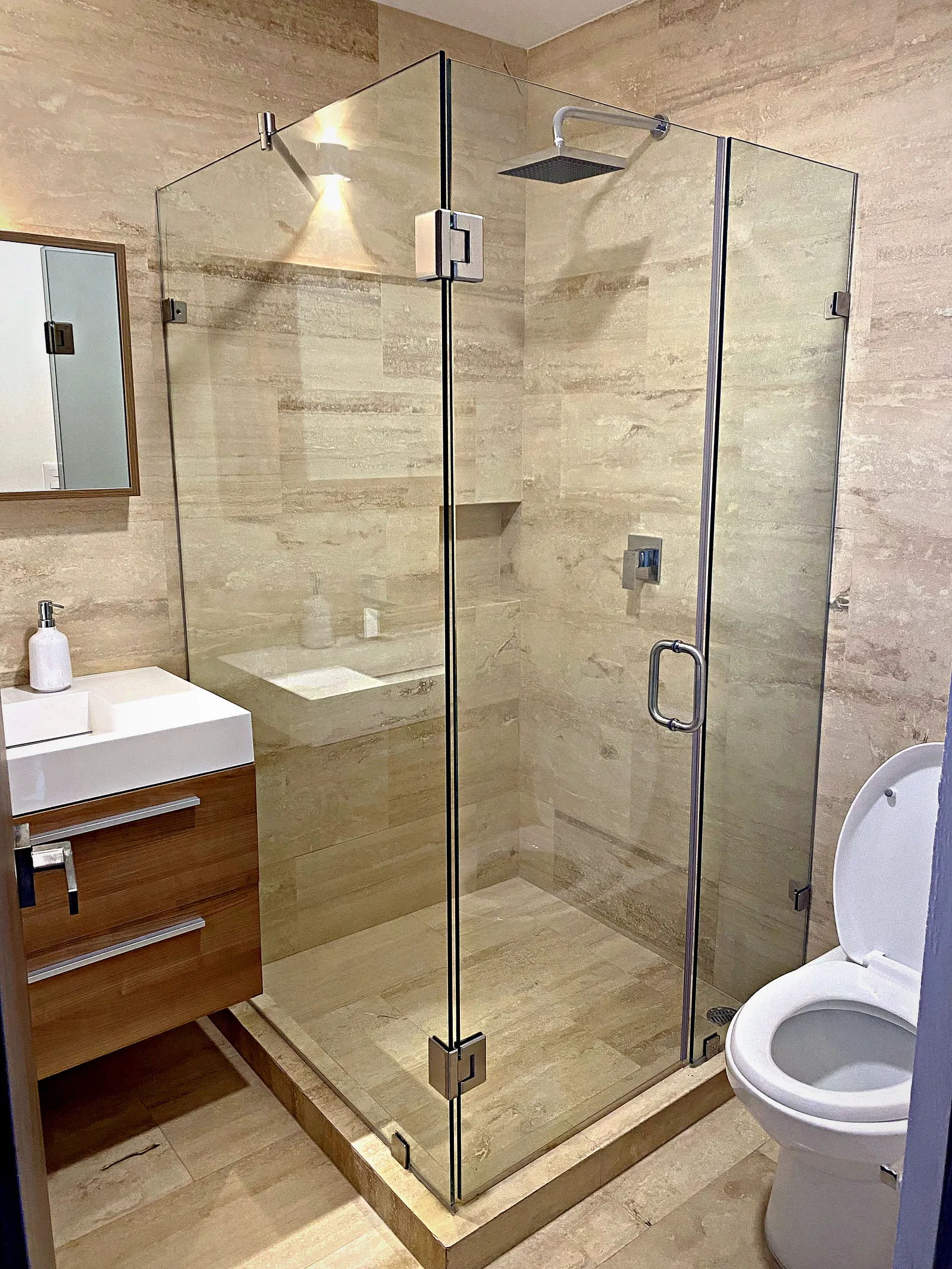 Cancel de baño abatible sin marco con bisagras y jaladera de acero inoxidable